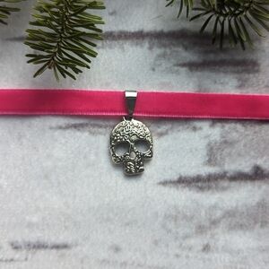 🩷 Skull Choker